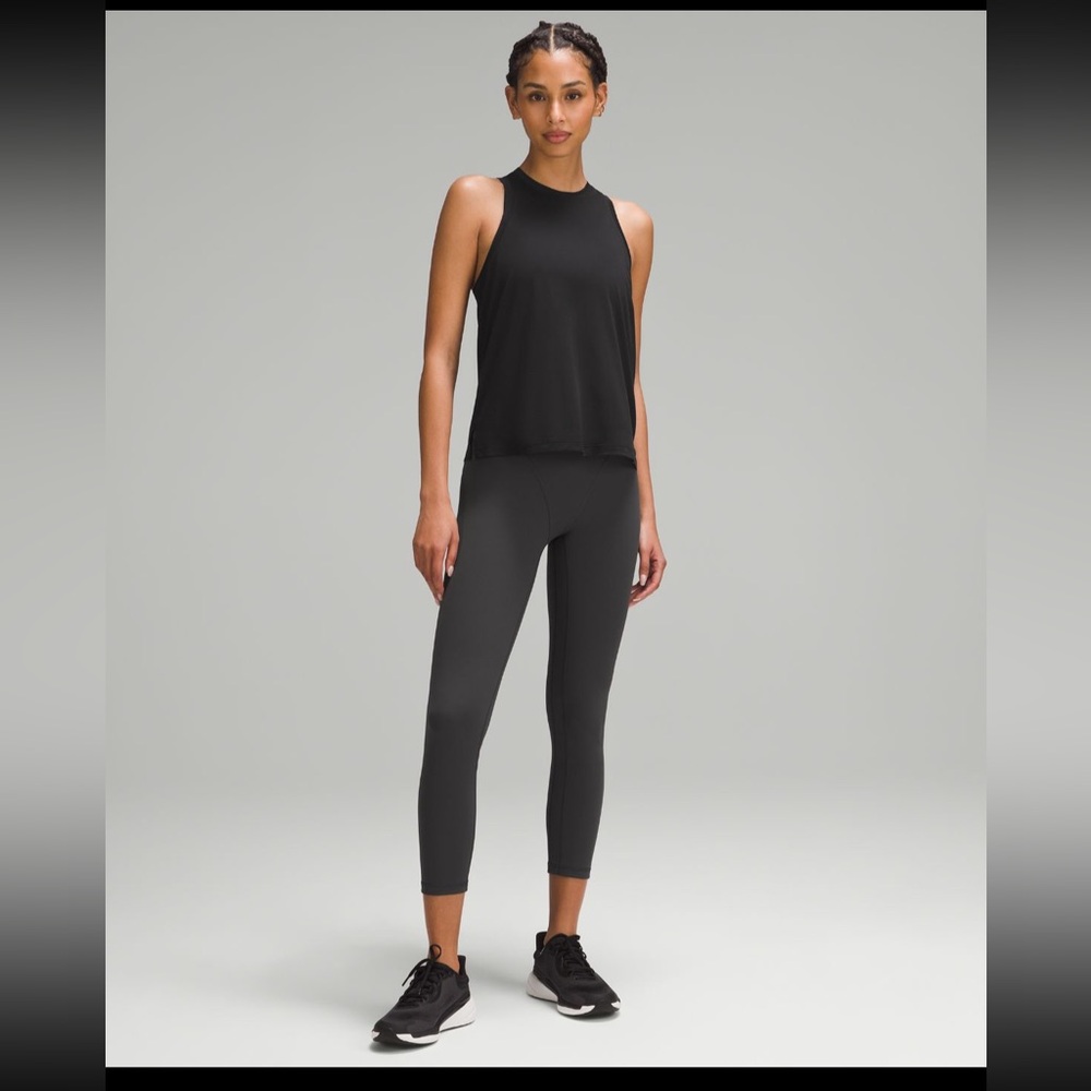 SOLD! 🔥 NWT Lululemon Tank reflective logo on back